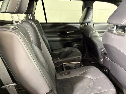 Used 2024 Toyota Grand Highlander AWD Hybrid image 19