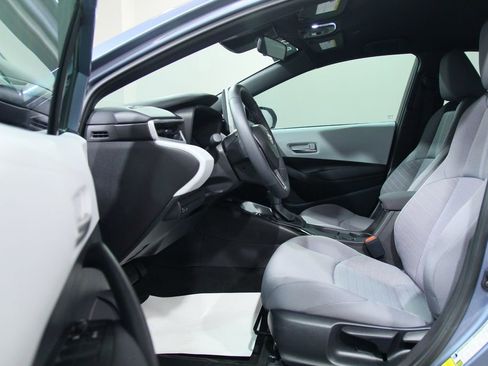 Used 2026 Toyota Corolla SE w/ SE Package FWD image 4