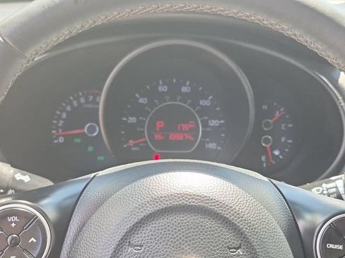 Used 2018 Kia Soul + FWD image 13