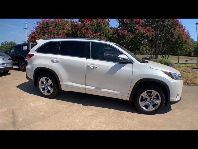 Used 2019 Toyota Highlander Limited AWD/4WD image 9