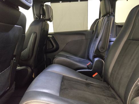 Used 2017 Dodge Grand Caravan SXT w/ Driver Convenience Group FWD image 18