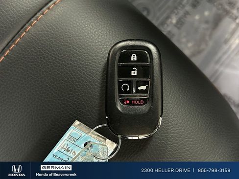 Used 2025 Honda Pilot TrailSport image 32