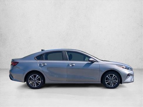 Used 2024 Kia Forte LXS w/ LXS Technology Package FWD image 4