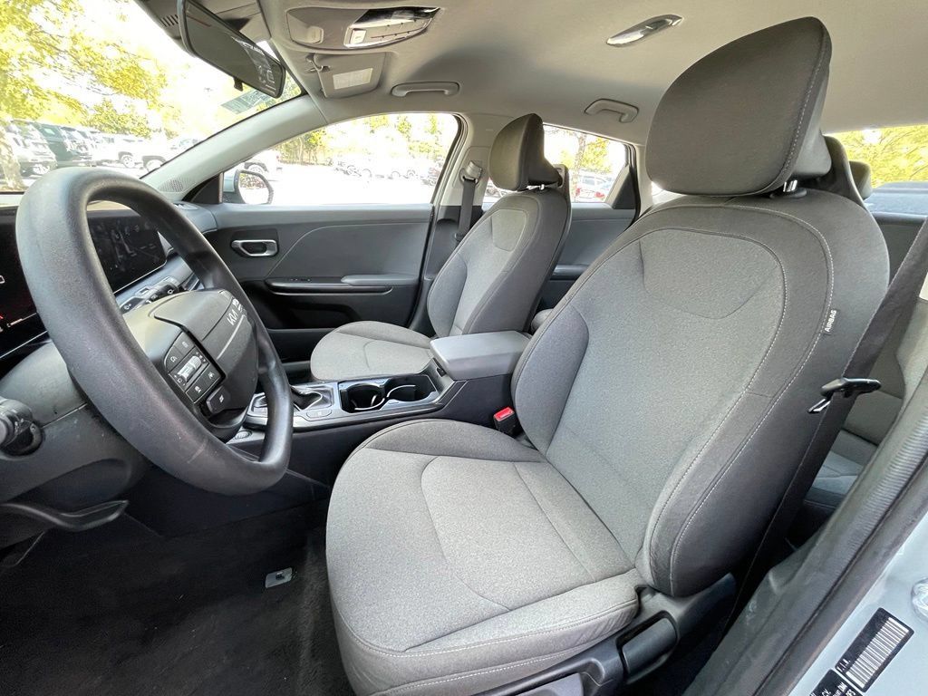 Used 2025 Kia K4 FWD image 22