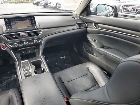 Used 2018 Honda Accord Touring image 25