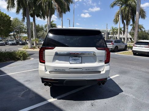 Used 2024 GMC Yukon XL Denali w/ Denali Reserve Package AWD/4WD image 7