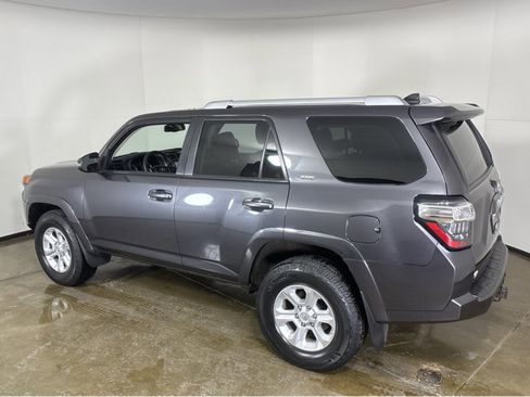 Used 2017 Toyota 4Runner SR5 Premium image 18