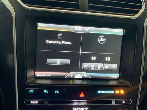 Used 2016 Ford Explorer Platinum image 16