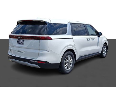 Used 2024 Kia Carnival LX FWD image 7