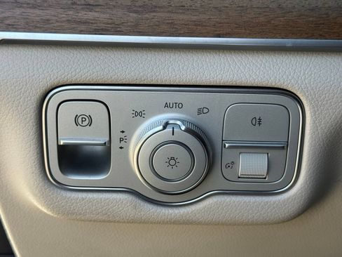 Used 2021 Mercedes-Benz GLE 350 w/ 3rd Row Seat Package image 30
