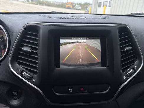 Used 2020 Jeep Cherokee Latitude Plus w/ Cold Weather Group image 33