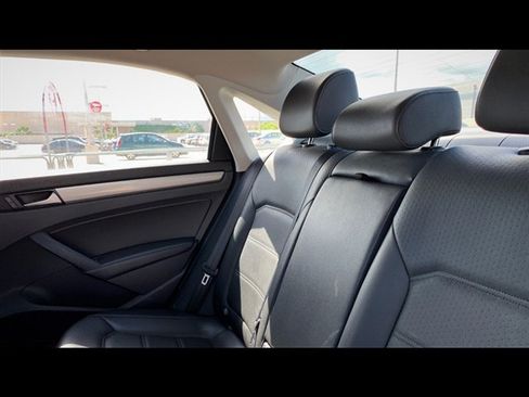 Used 2014 Volkswagen Passat 1.8T Wolfsburg Edition FWD image 11