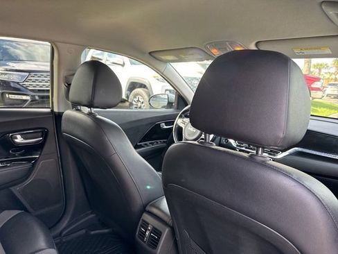 Used 2022 Kia Niro EX w/ Cold Weather Package image 15