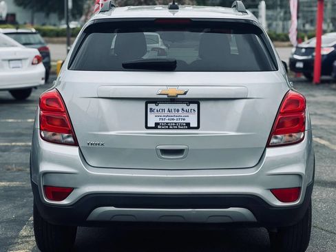 Used 2021 Chevrolet Trax LT FWD image 10