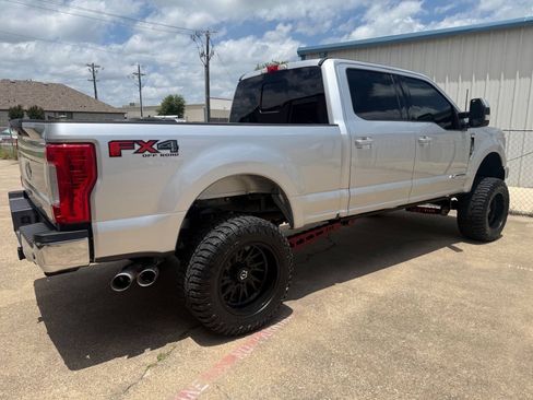 Used 2019 Ford F250 Lariat w/ Lariat Value Package AWD/4WD image 8
