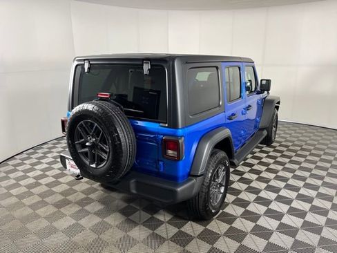 Used 2026 Jeep Wrangler Unlimited Sport AWD/4WD image 7