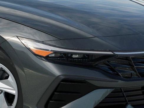New 2026 Hyundai Elantra SE FWD image 9
