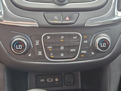 Used 2022 Chevrolet Equinox LT FWD image 24