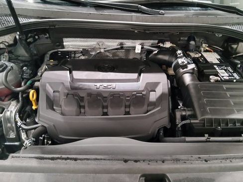 Used 2024 Volkswagen Tiguan SE R-Line image 46