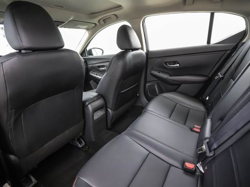 Used 2025 Nissan Sentra SR w/ SR Premium Package FWD image 20