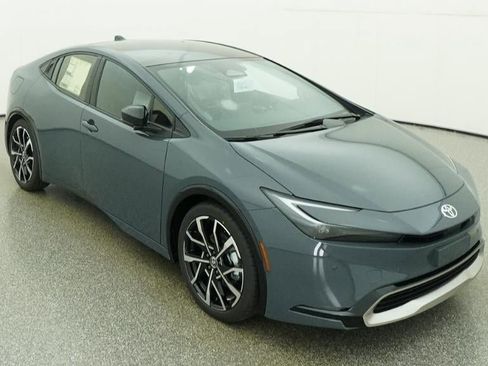 New 2026 Toyota Prius Plug-In Hybrid FWD image 13