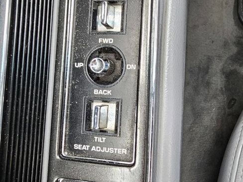 Used 1990 Buick Reatta Coupe image 11