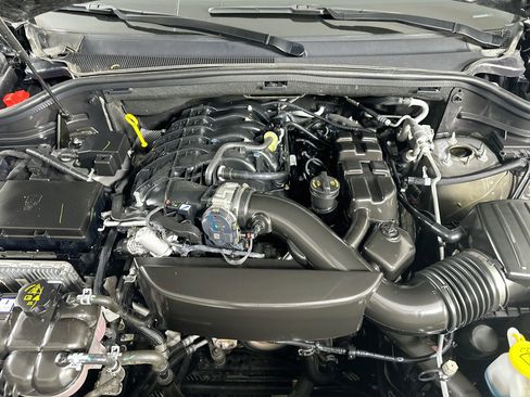 Used 2025 Dodge Durango GT AWD/4WD image 35
