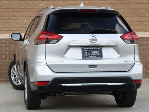 Used 2018 Nissan Rogue SV AWD/4WD image 8