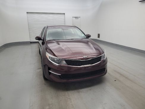 Used 2018 Kia Optima LX w/ 17" Alloy Wheels Package FWD image 14