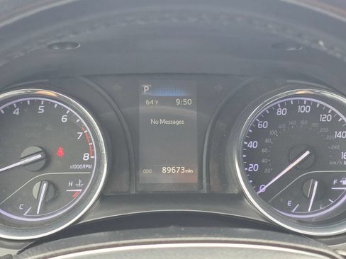 Used 2019 Toyota Camry SE FWD image 36