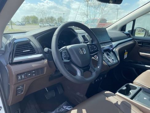 New 2026 Honda Odyssey Touring image 10