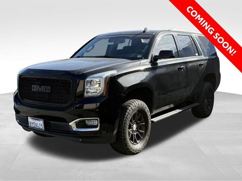 Used 2017 GMC Yukon SLT image 1