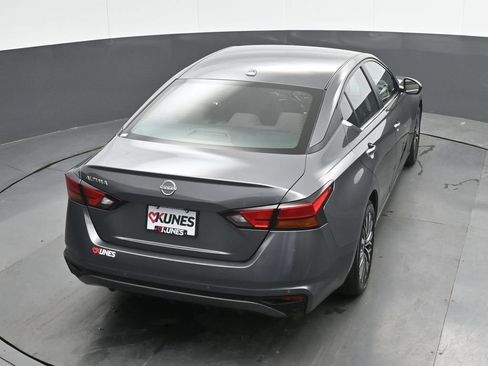 Used 2025 Nissan Altima 2.5 SV FWD image 27
