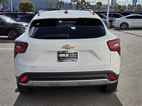 Certified 2026 Chevrolet Trax LT w/ Driver Confidence Package image 5
