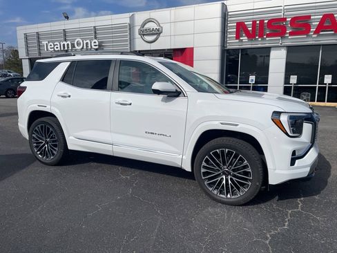 Used 2026 GMC Terrain Denali image 1