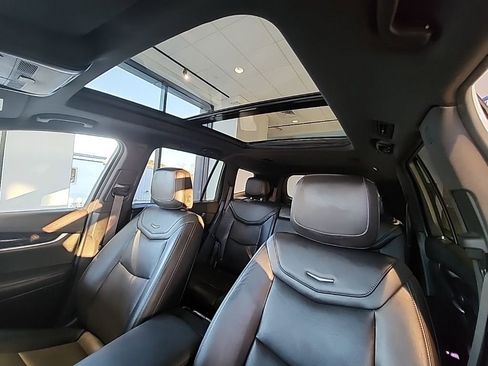 Used 2020 Cadillac XT6 Premium Luxury image 38