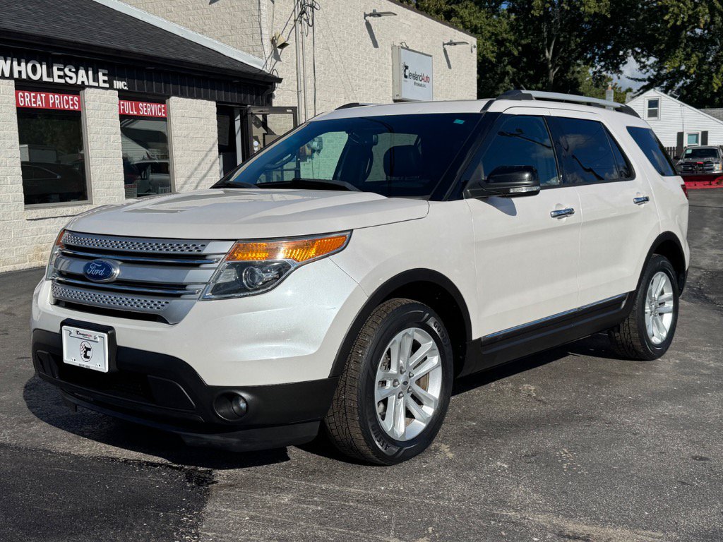 Used 2015 Ford Explorer XLT w/ Equipment Group 202B AWD/4WD image 1