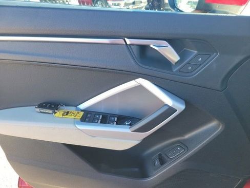 Used 2024 Audi Q3 2.0T Premium image 13