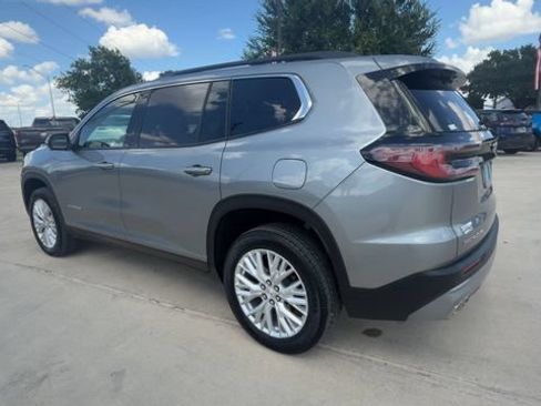 Certified 2026 GMC Acadia Elevation w/ Elevation Premium Package FWD image 6