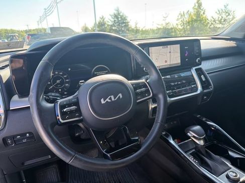Used 2023 Kia Sorento SX FWD image 11