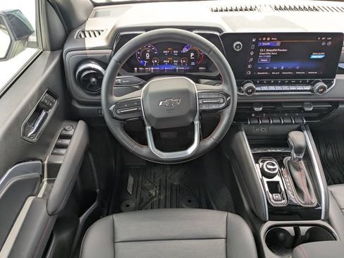 Used 2026 Chevrolet Colorado Z71 w/ Technology Package AWD/4WD image 17