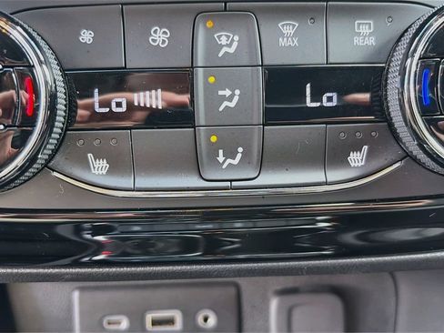 Used 2022 Buick Encore GX Select FWD image 21