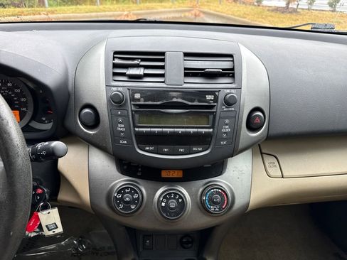Used 2009 Toyota RAV4 2WD w/ 3rd Row image 17