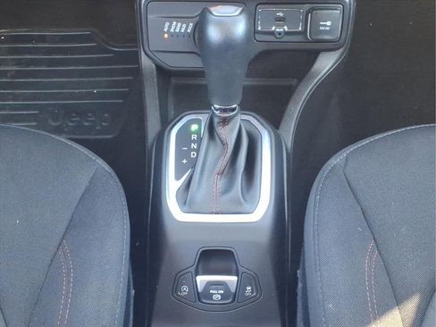 Used 2023 Jeep Renegade Trailhawk image 21