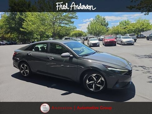 Used 2023 Hyundai Elantra SEL w/ Convenience Package FWD image 18