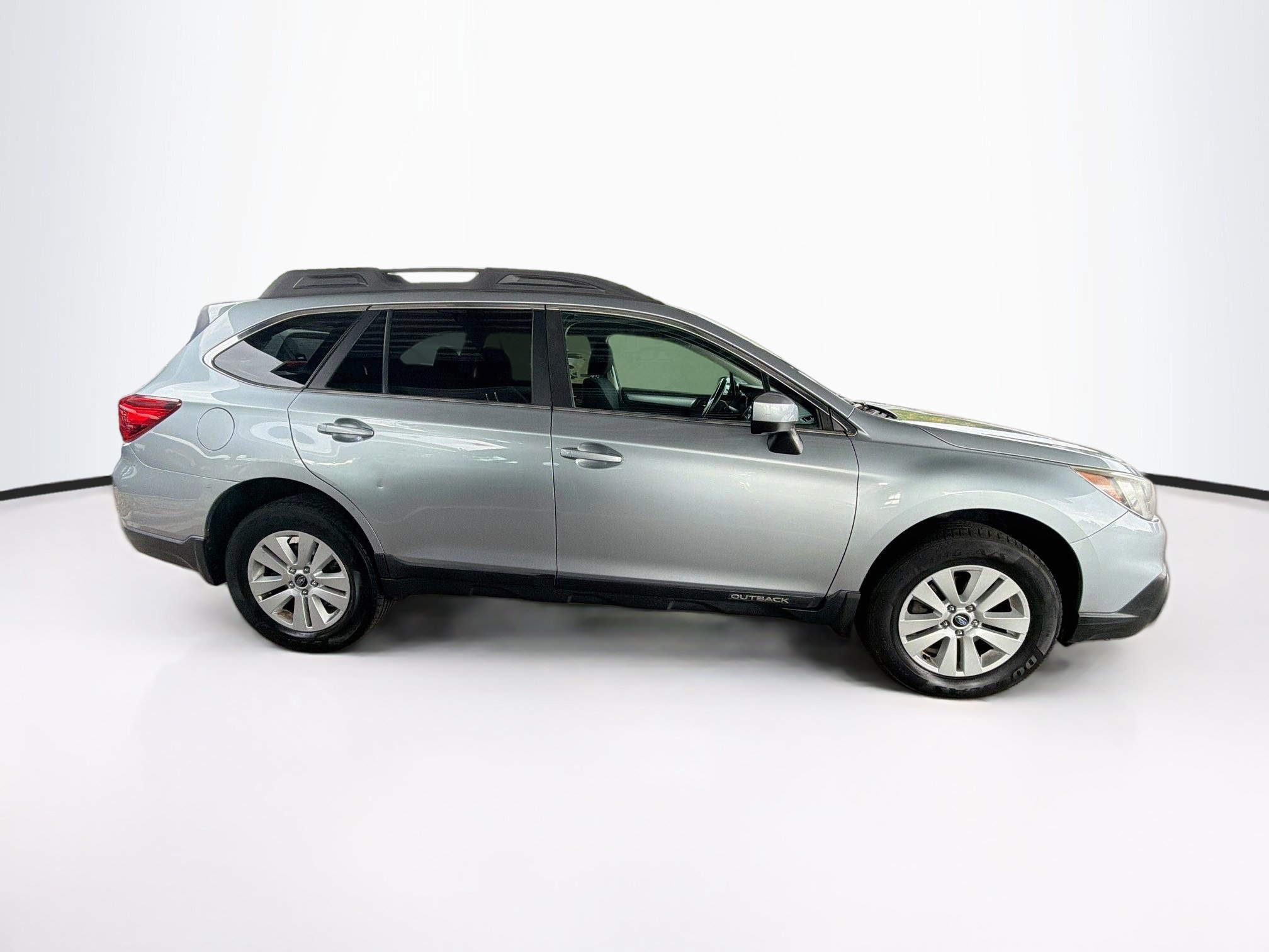 Used 2017 Subaru Outback 2.5i Premium AWD/4WD image 10