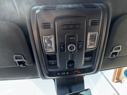 Used 2023 GMC Yukon Denali Ultimate image 30