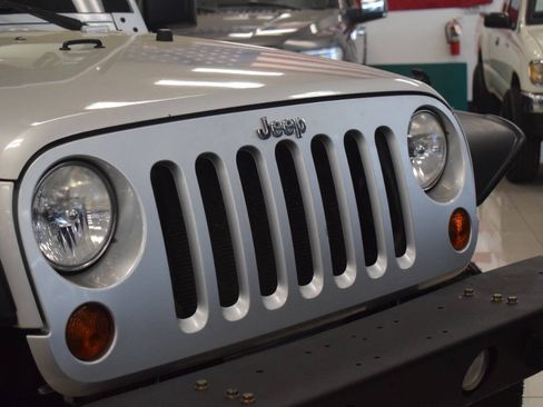 Used 2011 Jeep Wrangler Rubicon w/ Trailer Tow Group AWD/4WD image 6