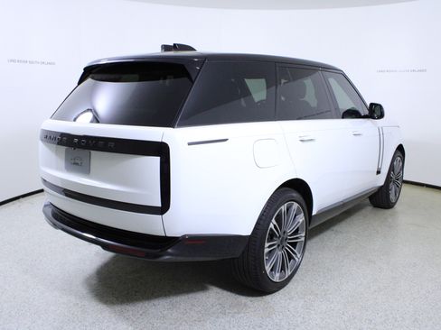 New 2026 Land Rover Range Rover SE image 7