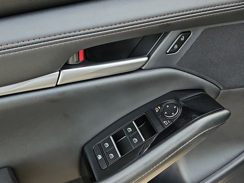 Used 2025 MAZDA MAZDA3 s image 12